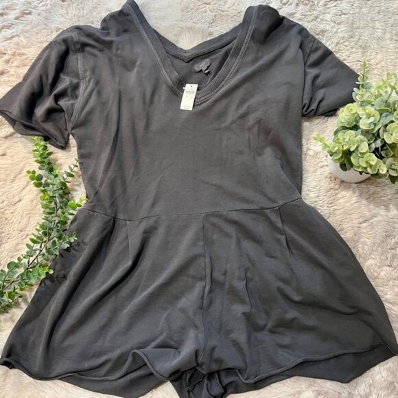 Aerie Gray Romper – Size M (Never Worn) - Picture 1 of 2